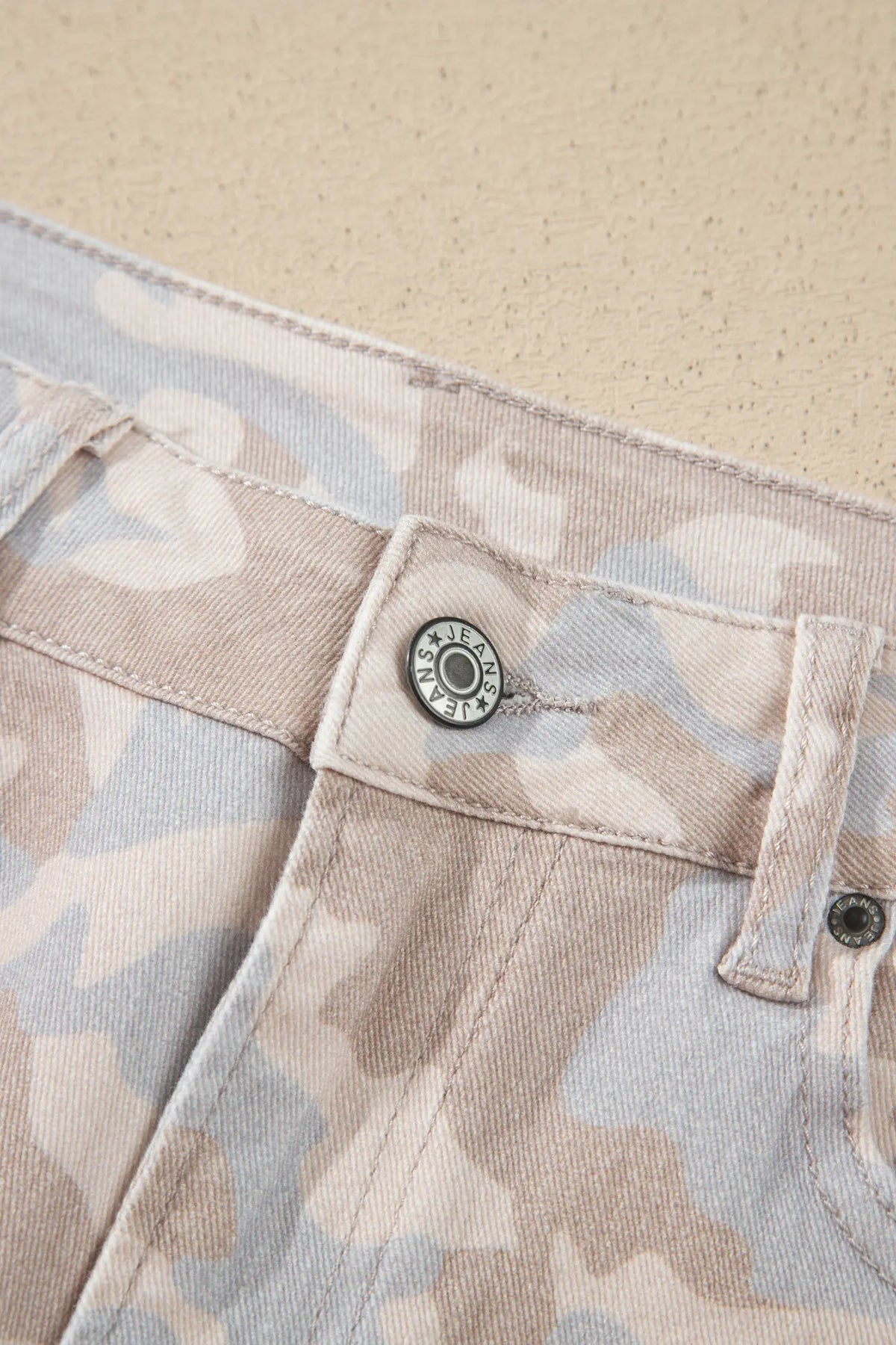Jeans Ankle-Length Harem Fit with Camouflage Print and Rivet Pocket Detail