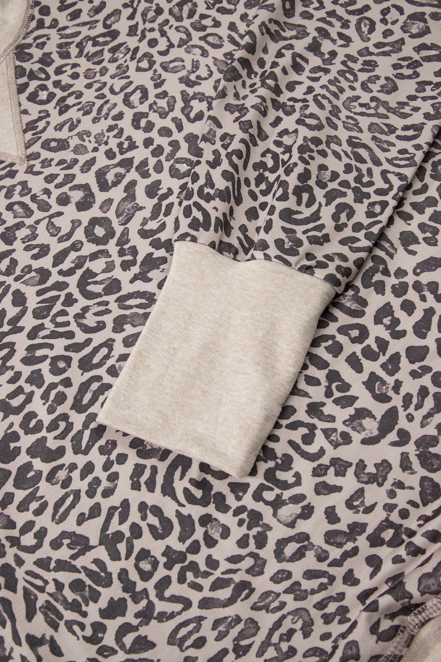 Leopard Print Crew Neck Sweatshirt - eAura