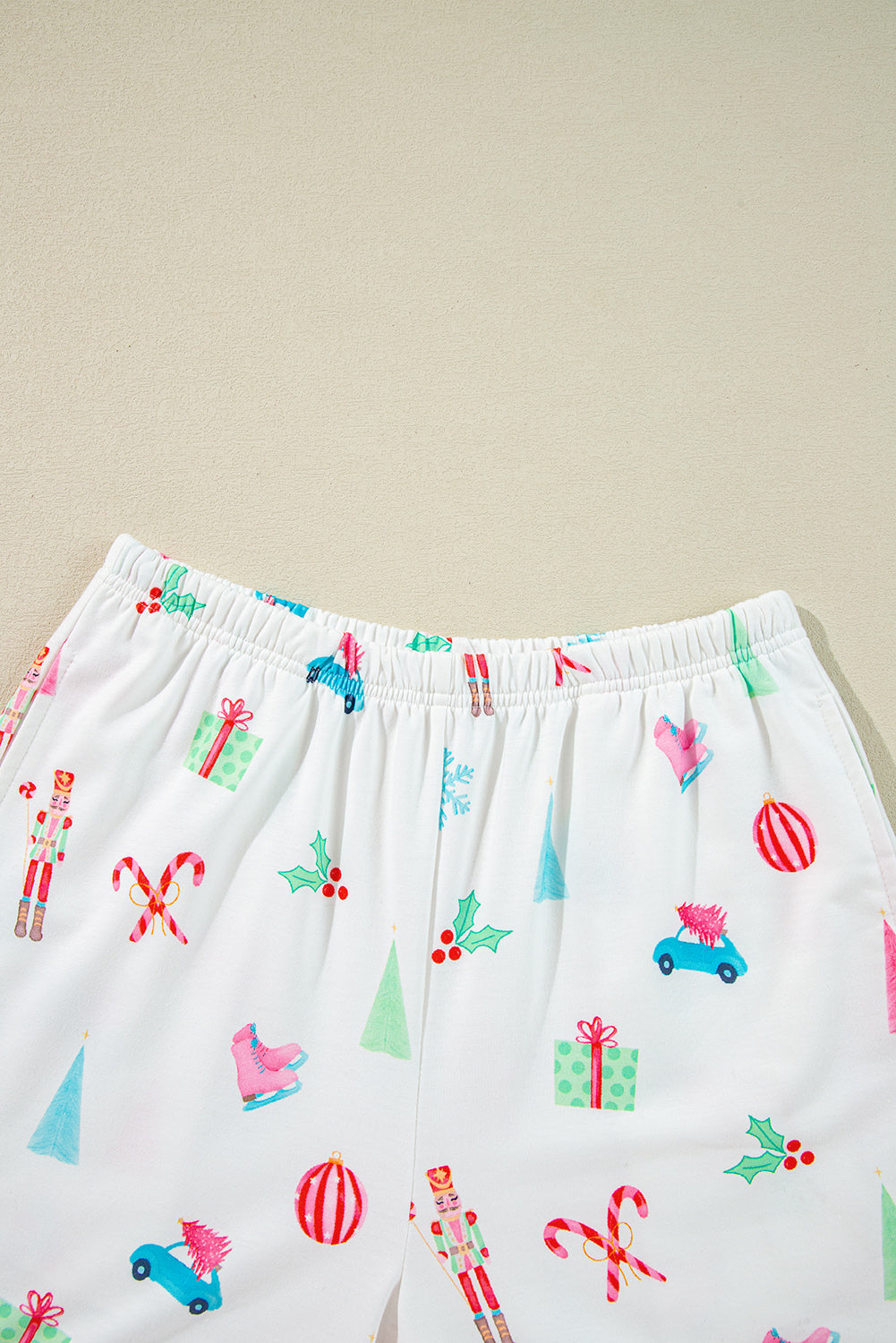 White Christmas Print Short Sleeve Shirt and Shorts Pyjama Set - eAura