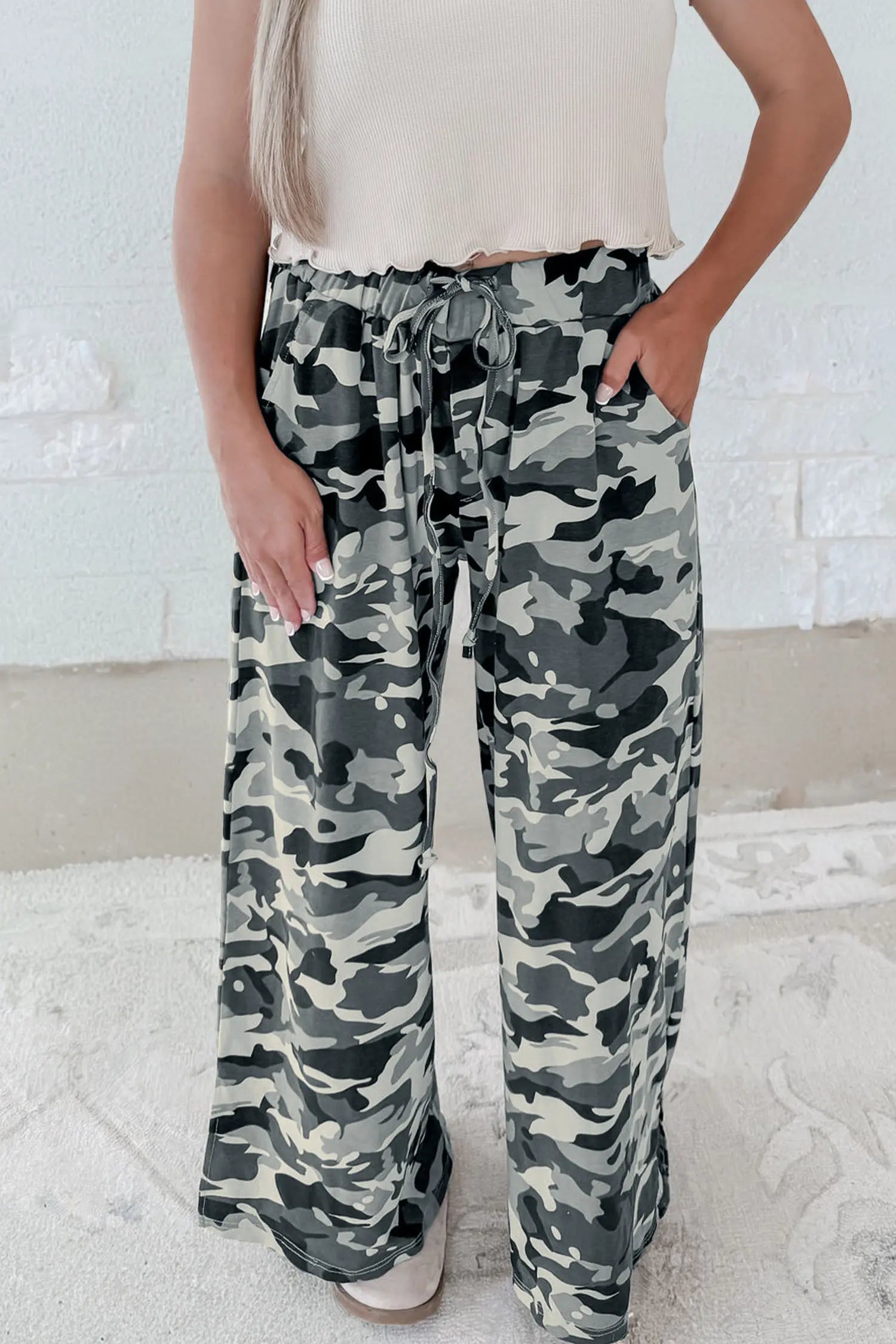 Green Camouflage Print Drawstring Casual Pants