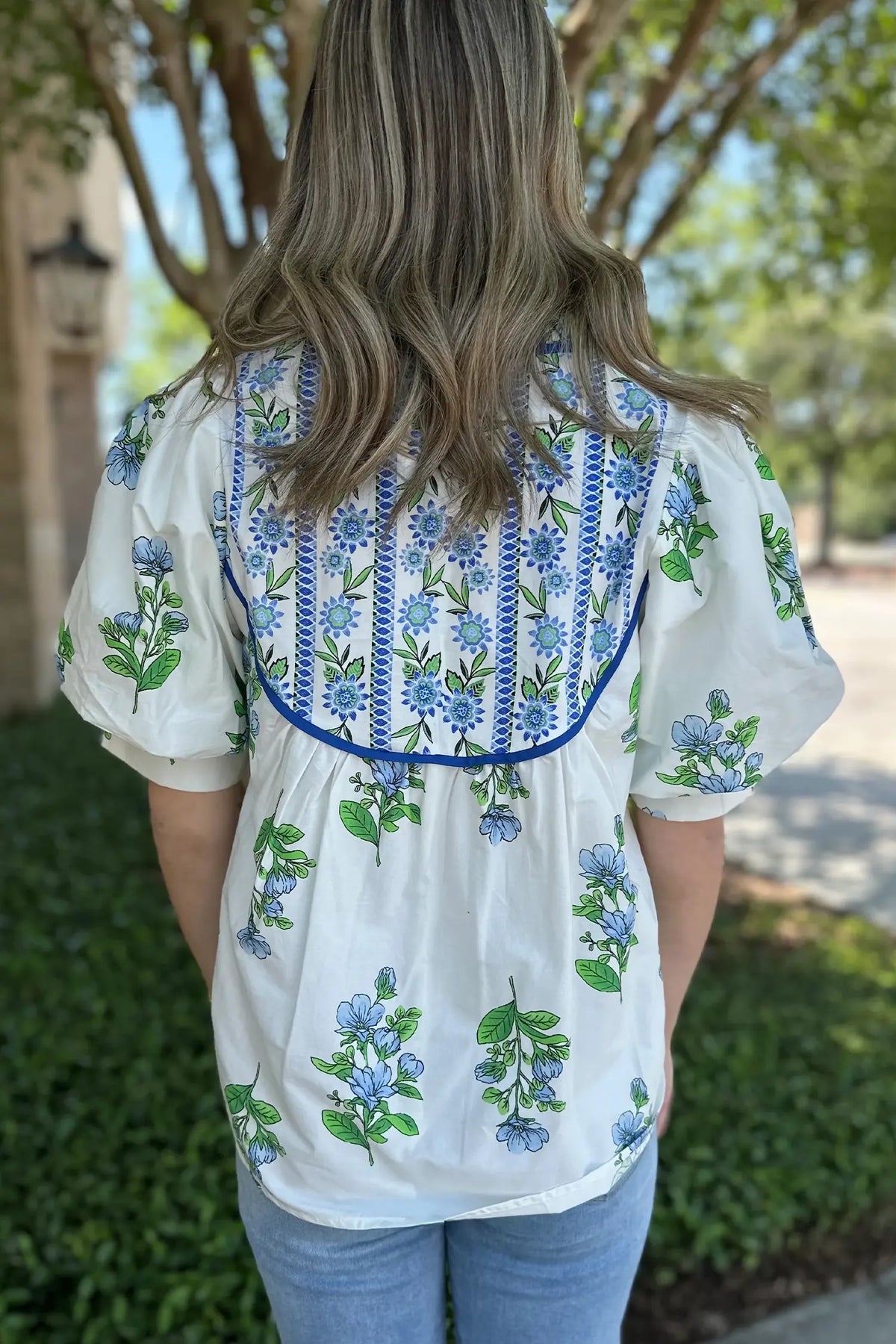 Floral Print Contrast Trim Tie Neck Blouse – White