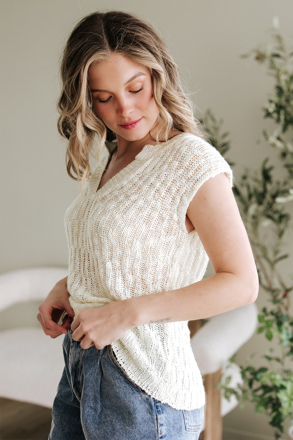 Beige Notched V Neck Short Sleeve Sweater eAura