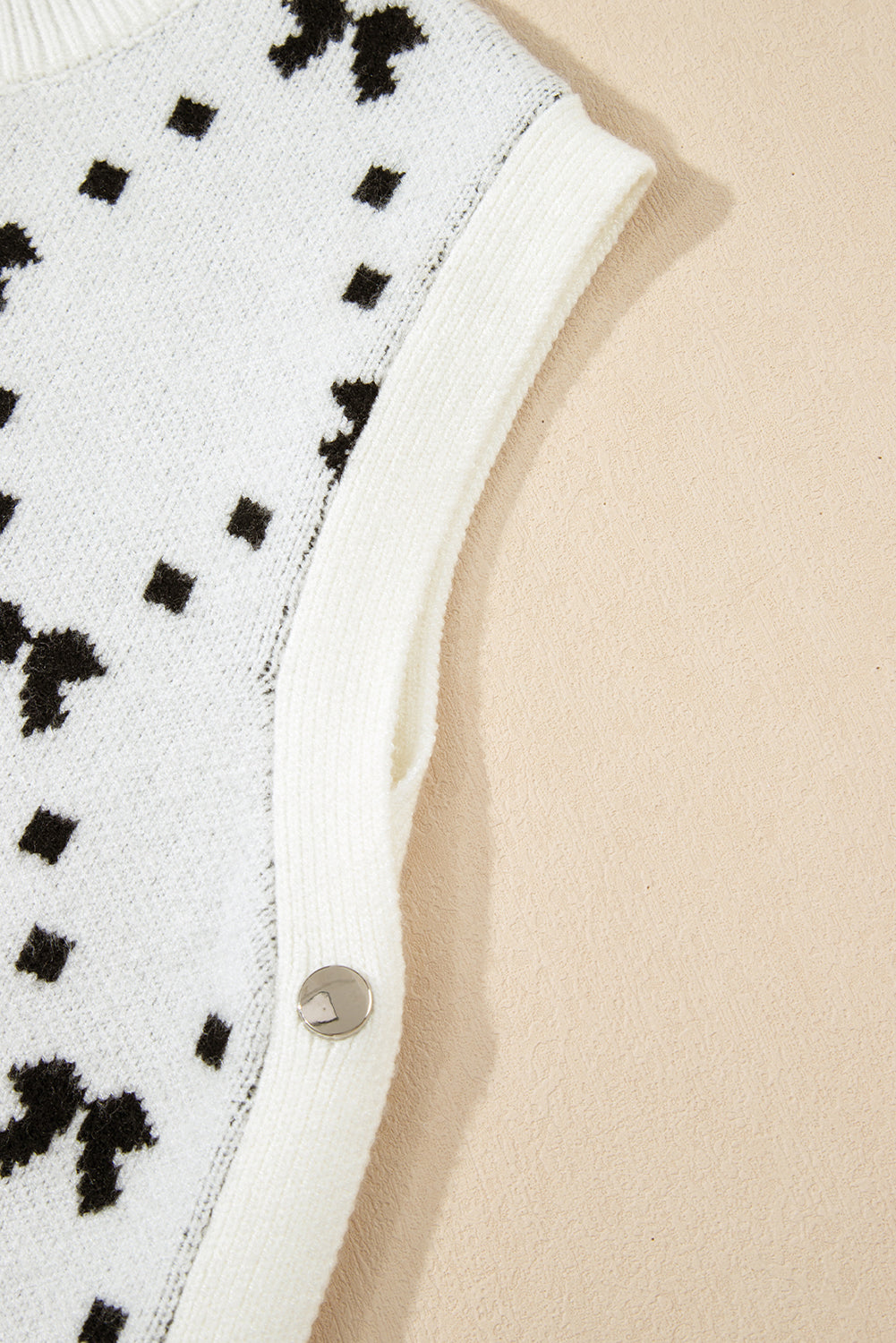 White Bow Pattern Buttoned Side Cropped Sweater Vest eAura