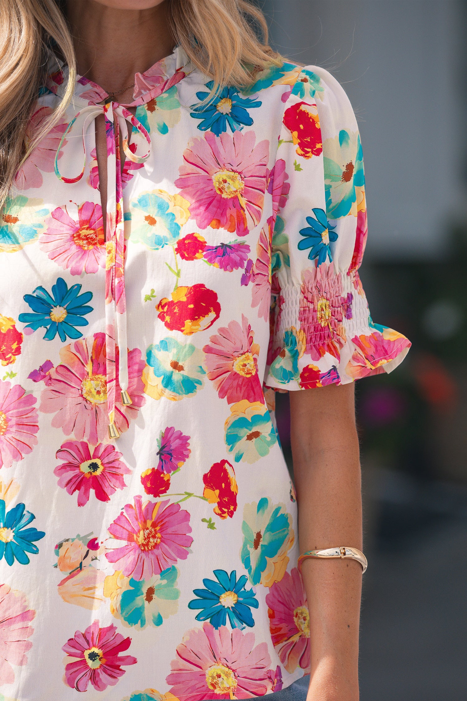 Vibrant Summer Floral Tie V-Neck Short Puff Sleeve Blouse