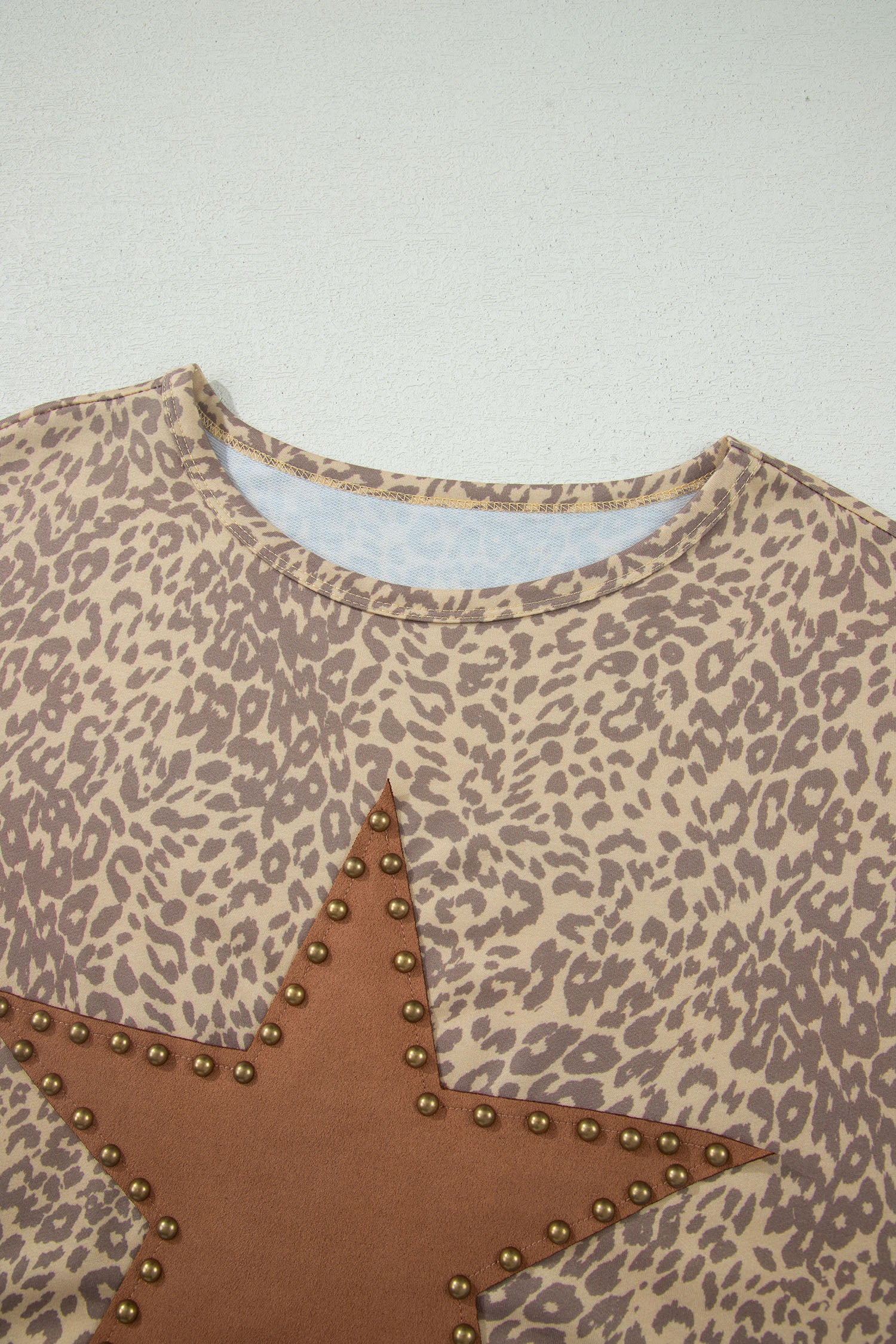Leopard Print Studded Star Patch Loose Tee – Khaki & Pink