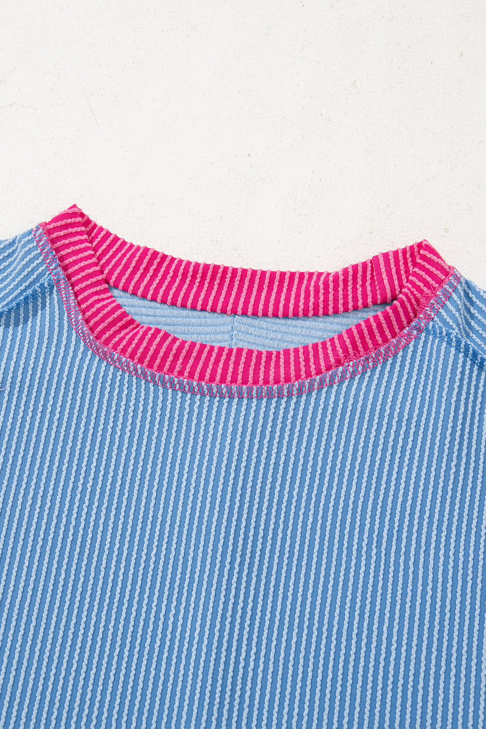 Textured Contrast Trim Round Neck T-Shirt eAura