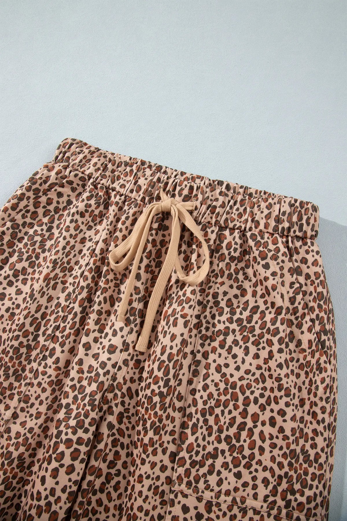 Leopard Print Drawstring Waist Patch Pockets Pants – Khaki