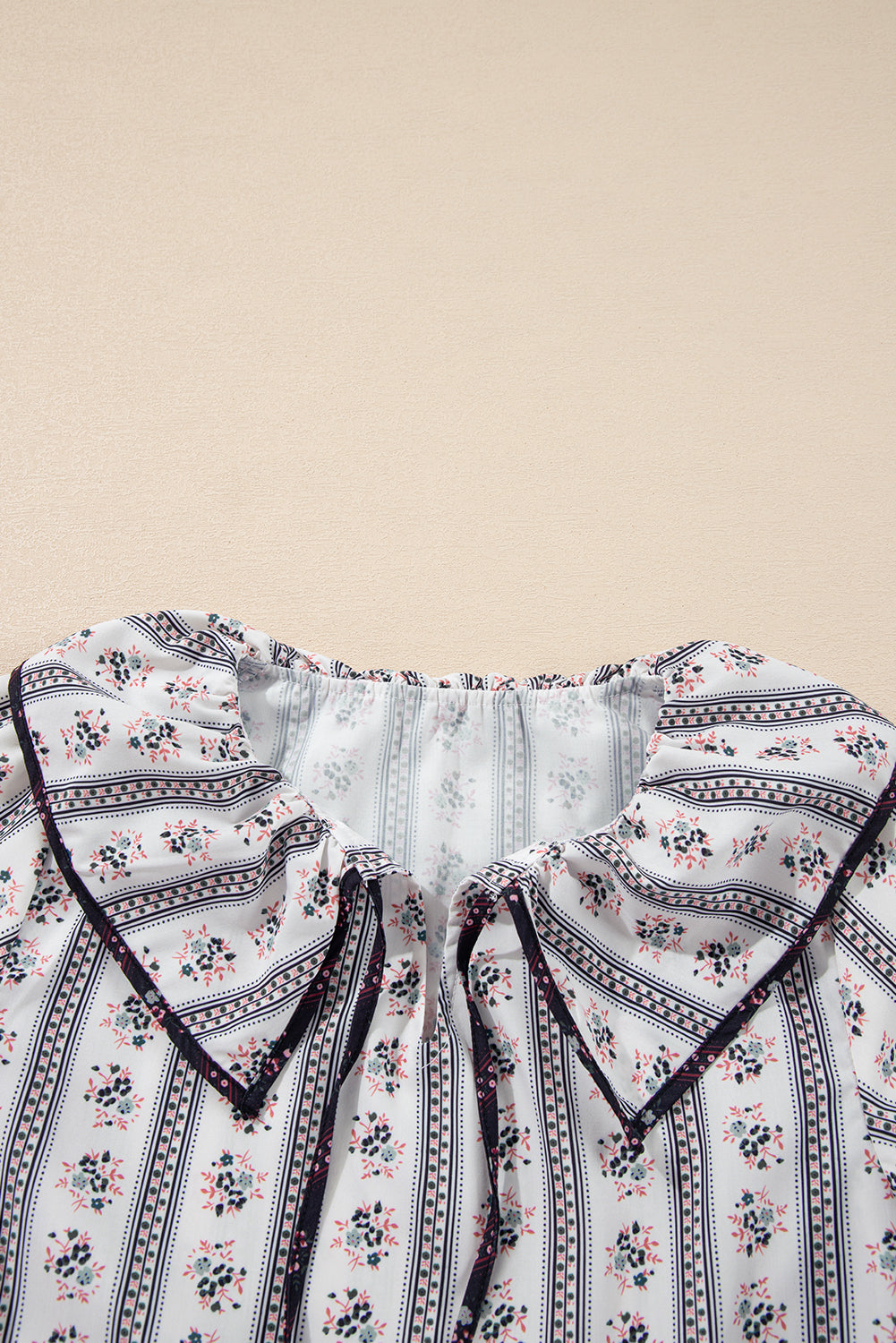 White Floral Ruffled Collar Short Puff Sleeve Printed Blouse eAura