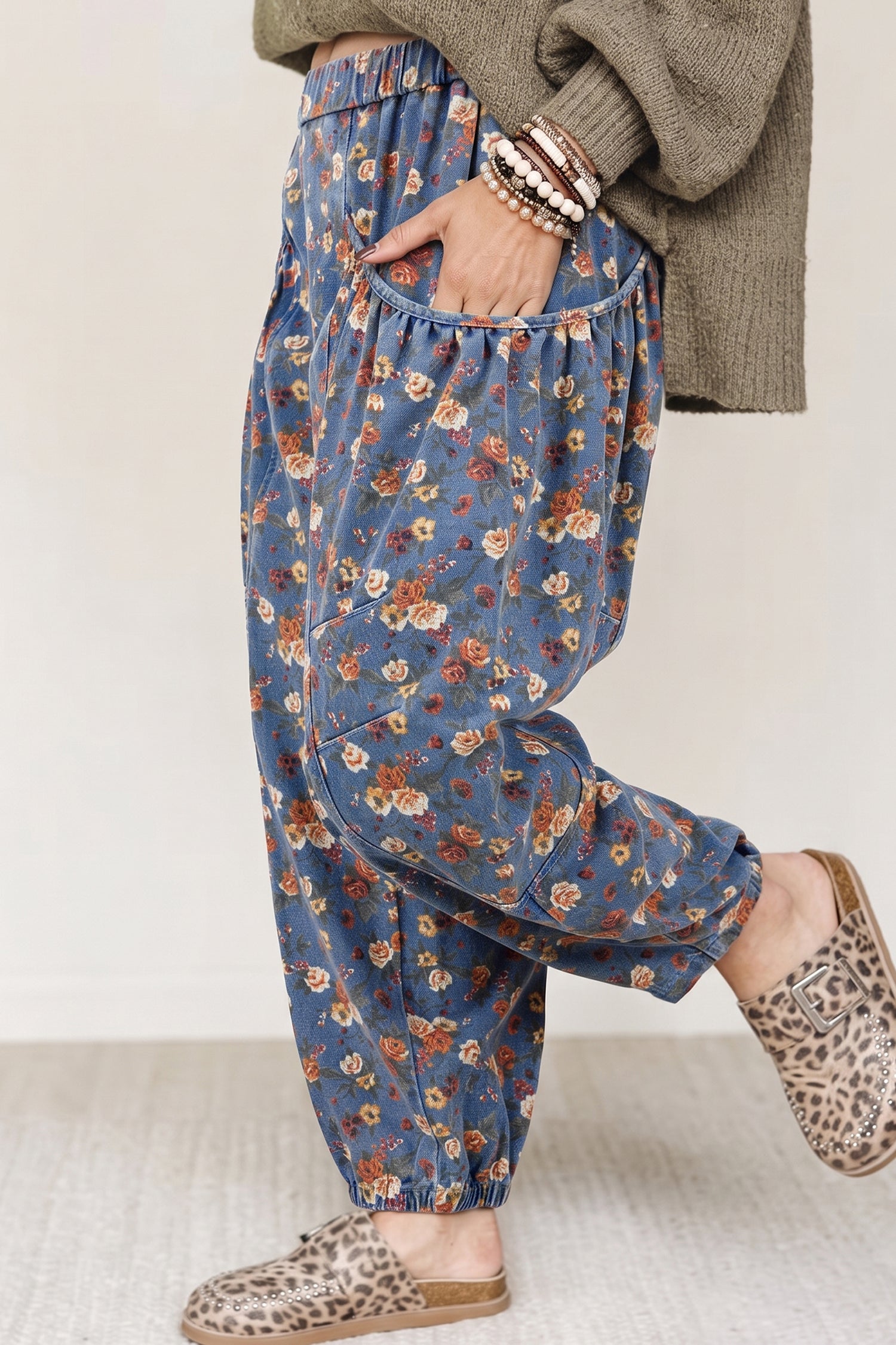 Beau Retro Floral Print Elastic Waist Pocketed Barrel Jeans – Blue