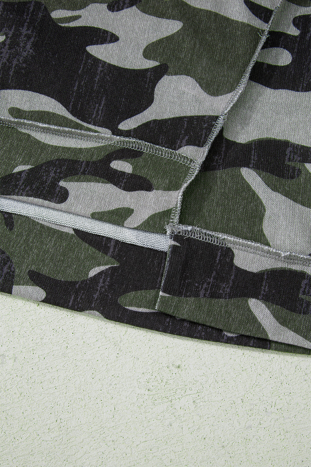 Retro Camouflage Print Exposed Seam Patchwork Drop Shoulder Sweatshirt - eAura