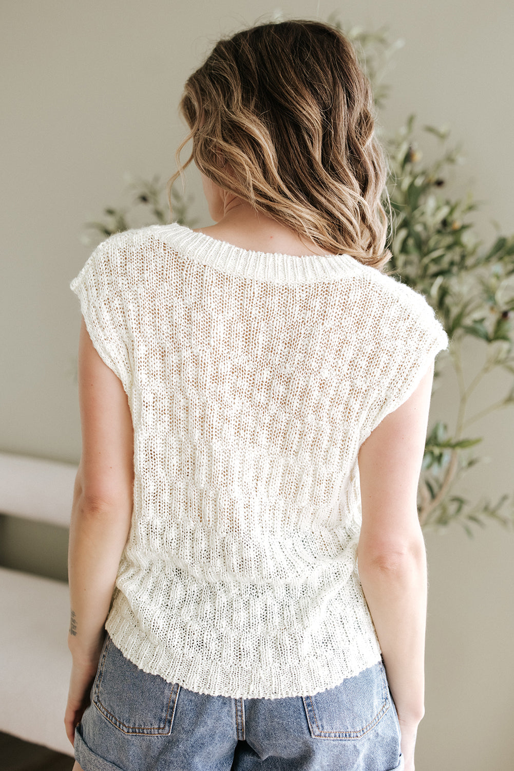 Beige Notched V Neck Short Sleeve Sweater eAura
