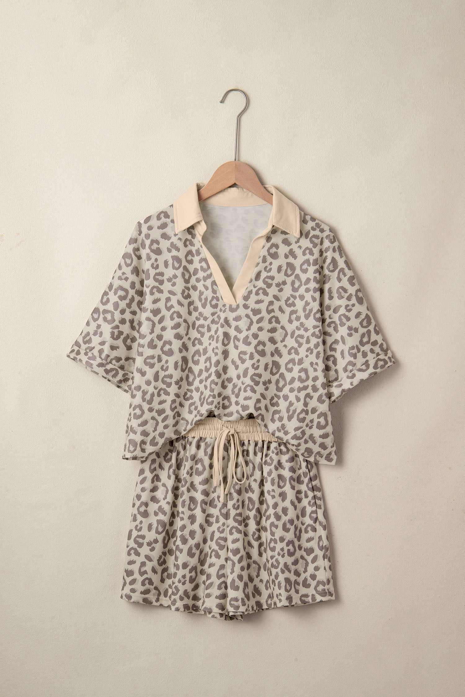 V Neck Collar Leopard Printed 2pcs Short Set – Khaki