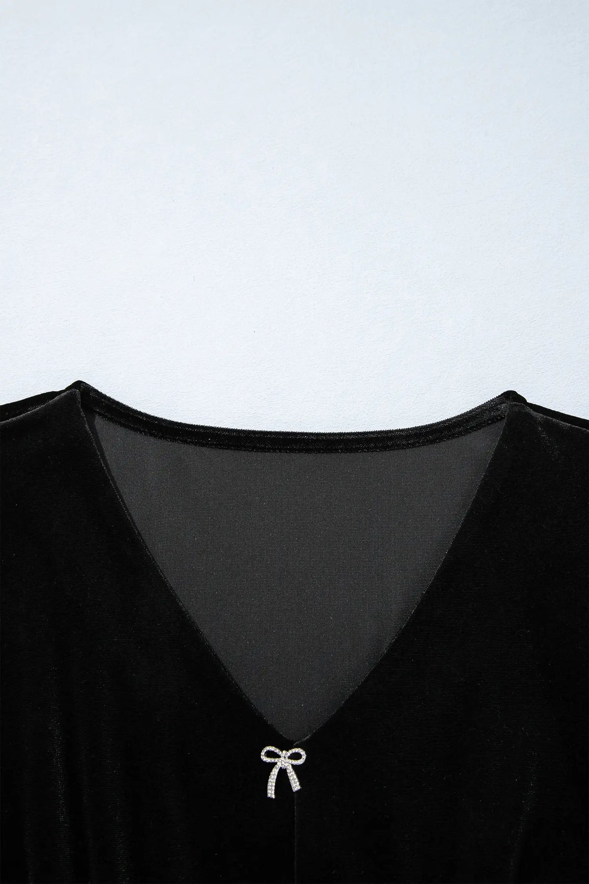 V Neck Bow Decoration Peplum Hem Shift Silhouette Short Sleeve Blouse – Black