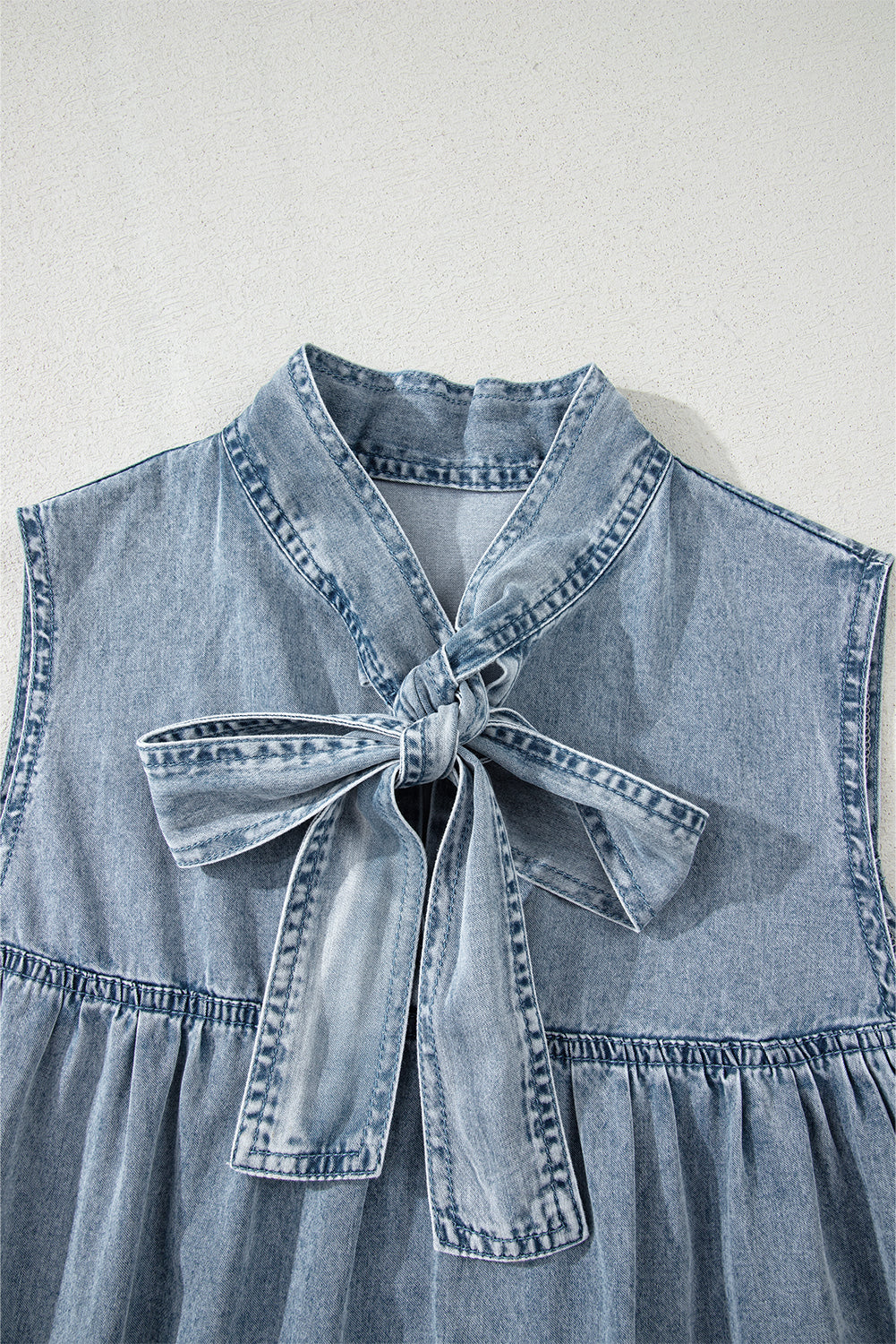 Bowknot Neck Sleeveless Ruffled Chambray Dress eAura
