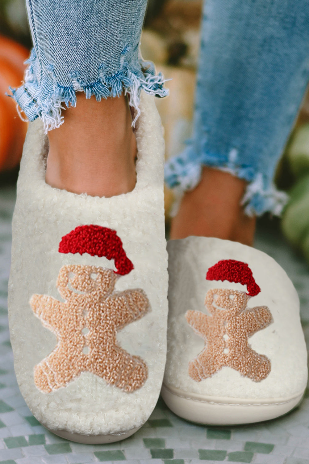 White Christmas Gingerbread Man Plush Slippers - eAura