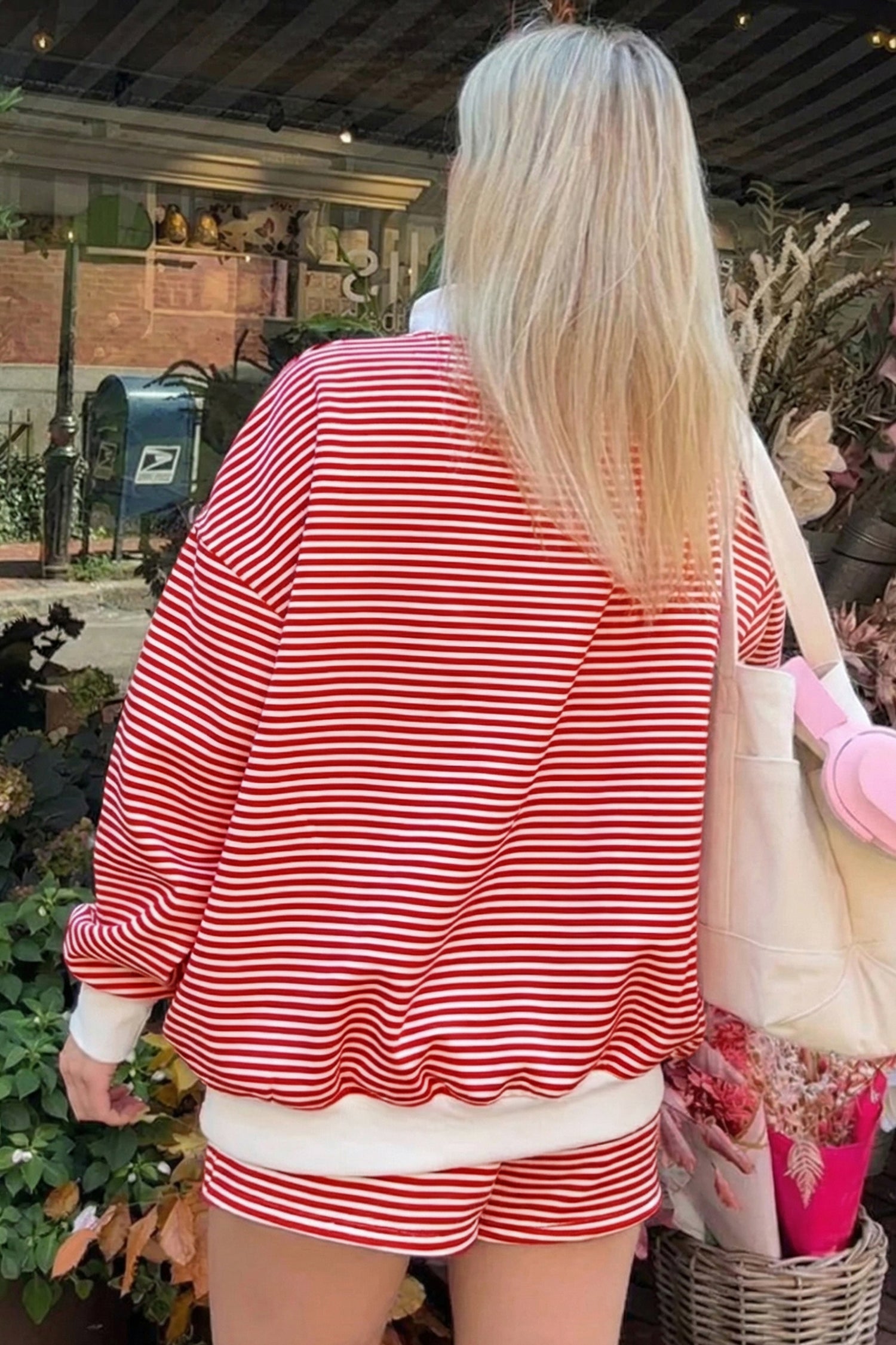 Oversize Mock Neck Sweatshirt and Shorts Set – Red Stripe