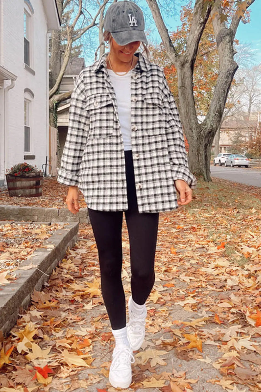 Black Plaid Print Chest Pockets Buttoned Tunic Shacket eAura