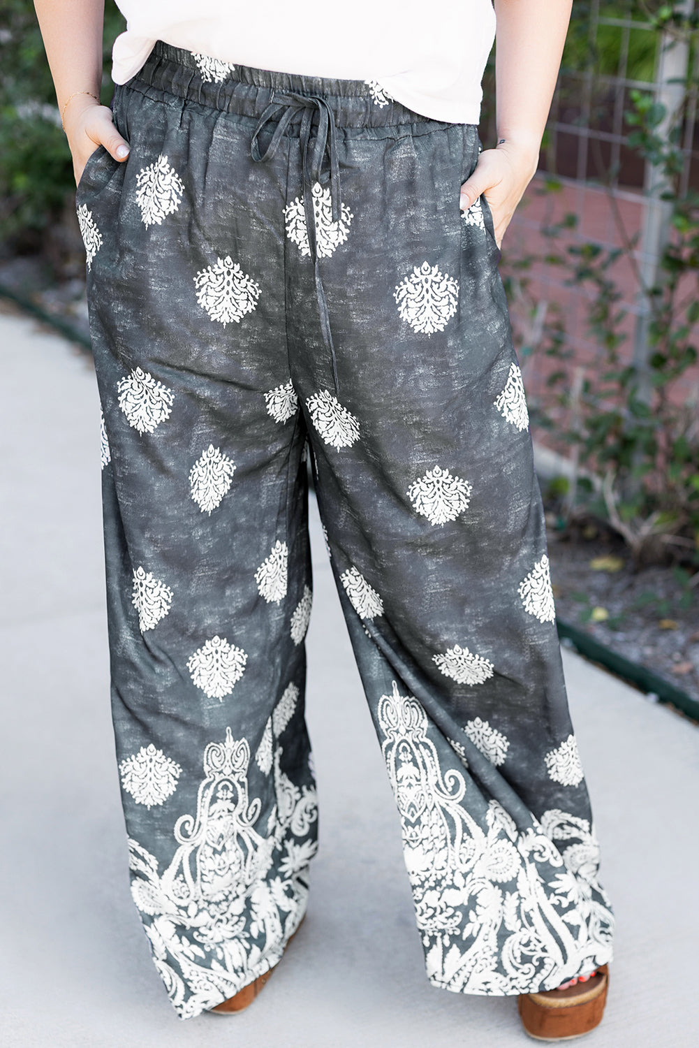 Black Plus Size Geometric Ethnic Print Drawstring Wide Leg Trousers - Size/Plus Bottoms