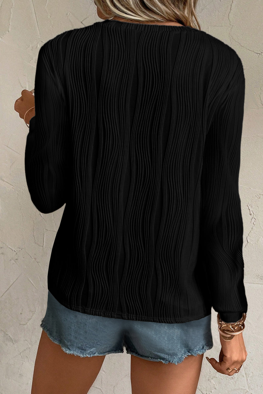 Black Textured Wavy Round Neck Long Sleeve Top - eAura