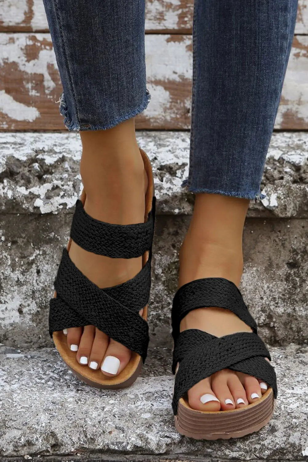Black Woven Criss Cross Strap Platform Slides Sandals - eAura