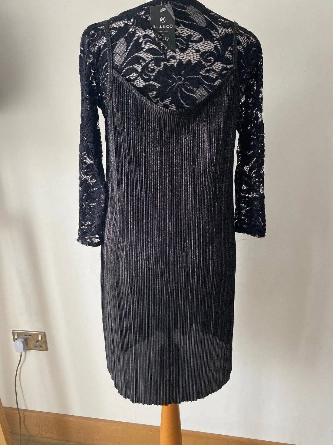 Blanco by QUIZ 2 Piece Lace and Mini Slip Dress Black Sizes 10, 12 - BB Fashion Outlet