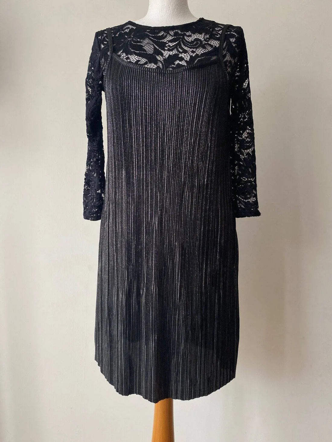 Blanco by QUIZ 2 Piece Lace and Mini Slip Dress Black Sizes 10, 12 - BB Fashion Outlet