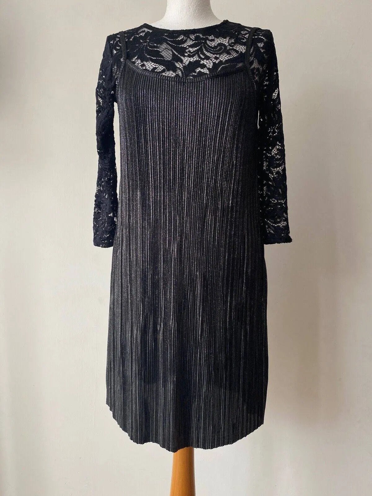 Blanco by QUIZ 2 Piece Lace and Mini Slip Dress Black Sizes 10, 12 - BB Fashion Outlet