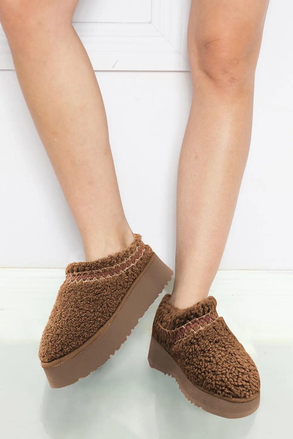 Chestnut Embroidered Sherpa Plush Thick Slippers Beagle Boutique Fashion Outlet