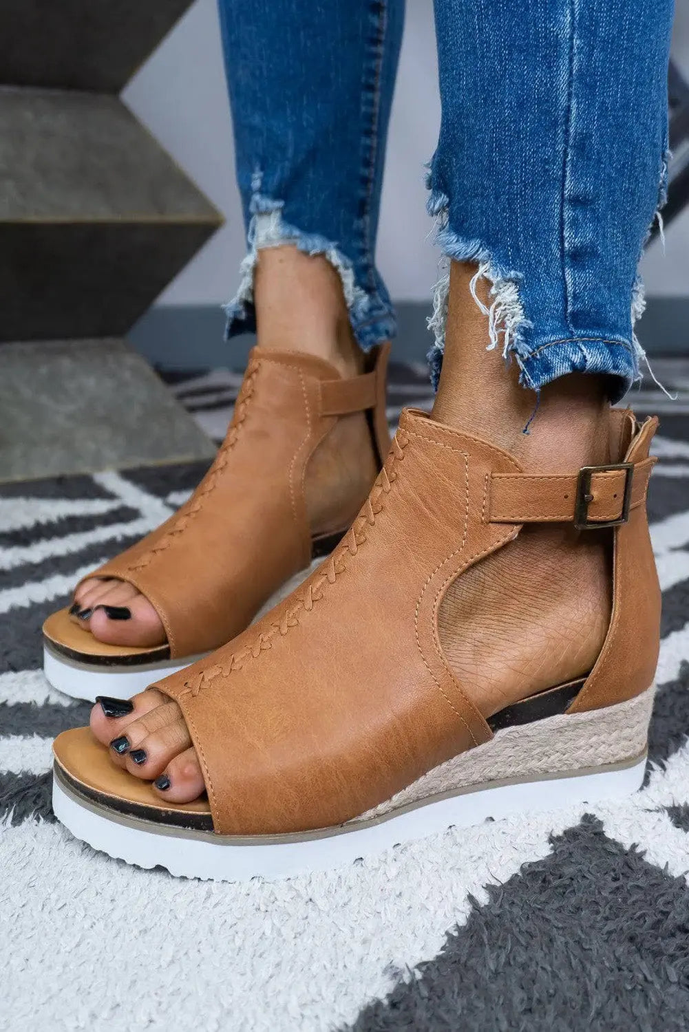 Cutout Buckle Strap Platform Wedge Sandals - eAura