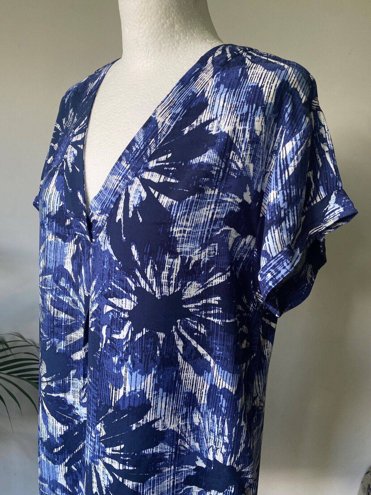 GAP VNK Dress Day Dress Size S Blue Floral - BB Fashion Outlet