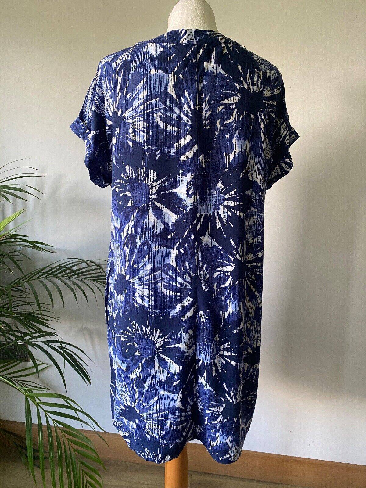 GAP VNK Dress Day Dress Size S Blue Floral - BB Fashion Outlet