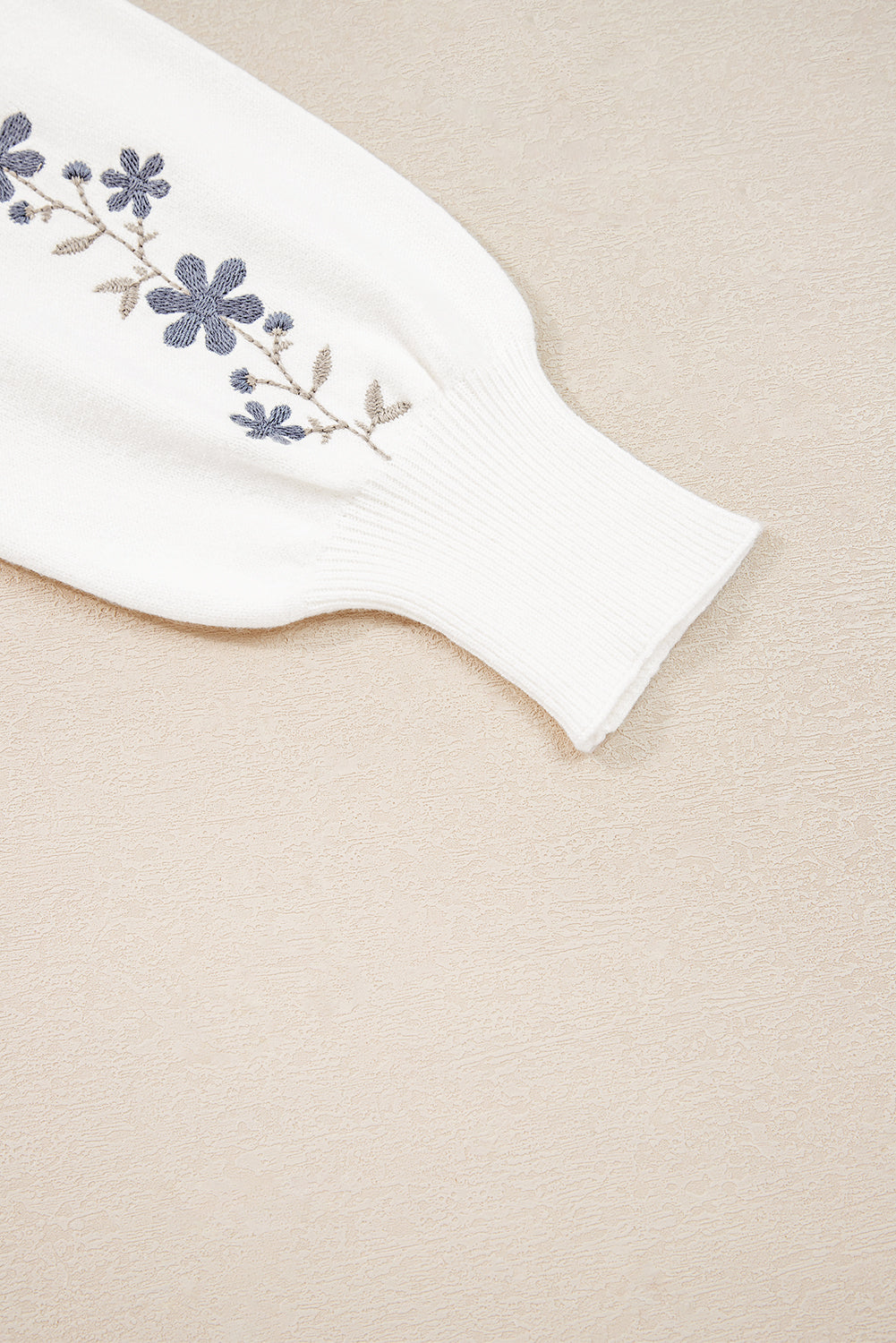 White Floral Embroidered Scallop Hem Cropped Sweater - Sweaters & Cardigans/Sweaters