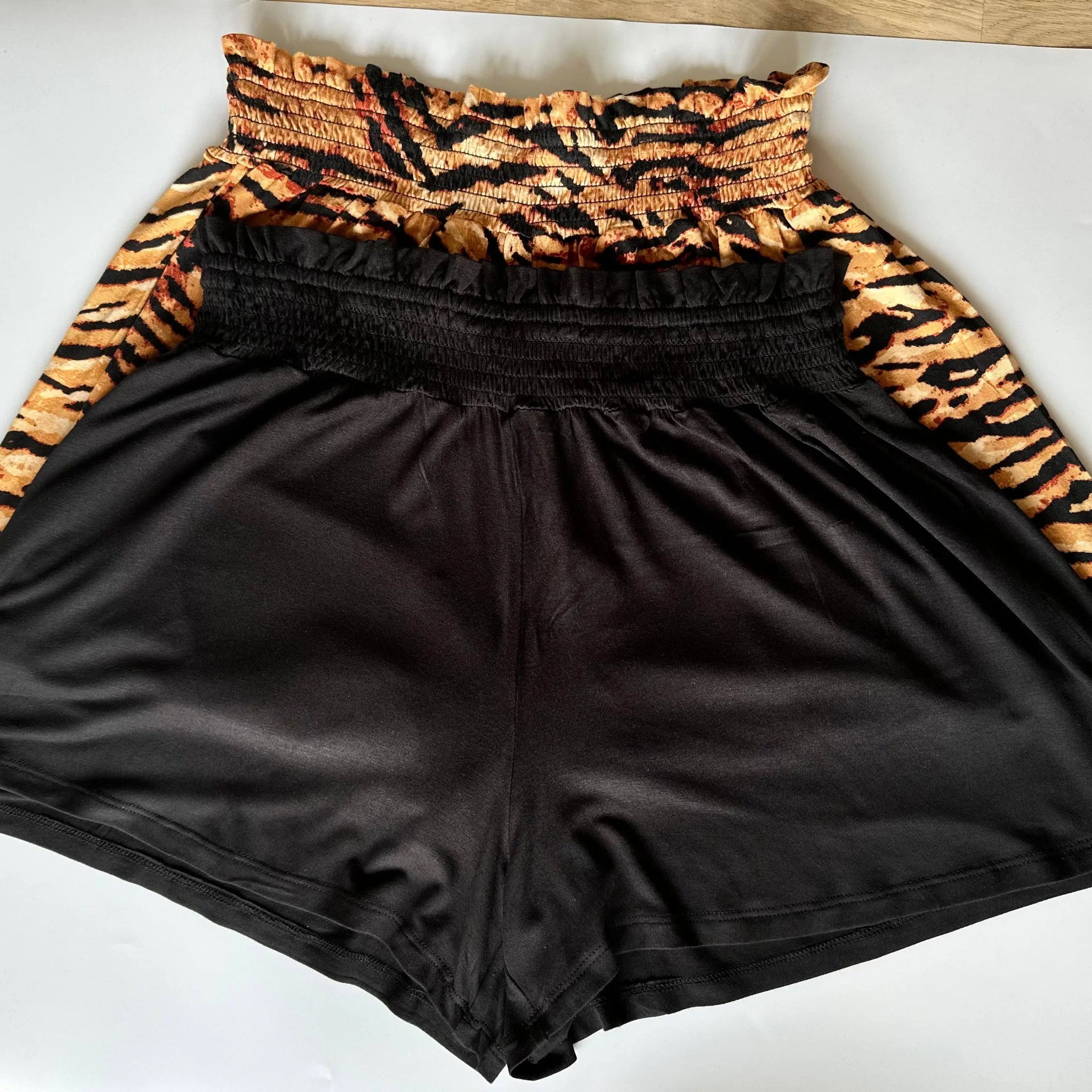 Ladies Shirred 2 Pack Shorts Tiger Print and Black Size 12 - BB Fashion Outlet