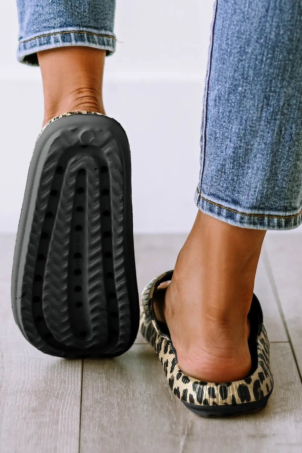 Leopard Print Thick Sole Slip On Sandals Beagle Boutique Fashion Outlet