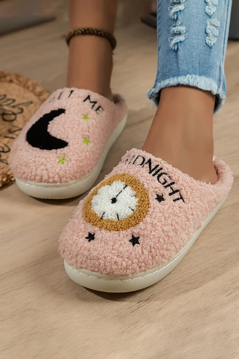 Light Pink Moon & Clock Pattern Fuzzy Home Slippers Beagle Boutique Fashion Outlet