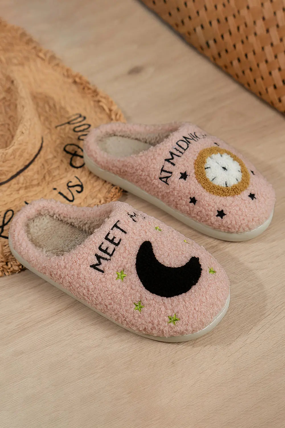 Light Pink Moon & Clock Pattern Fuzzy Home Slippers Beagle Boutique Fashion Outlet