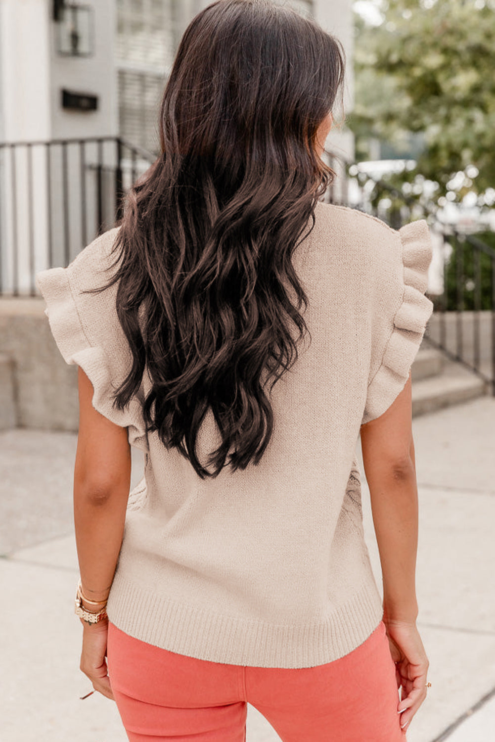 Parchment Cable Knit Mock Neck Cap Sleeve Sweater - eAura