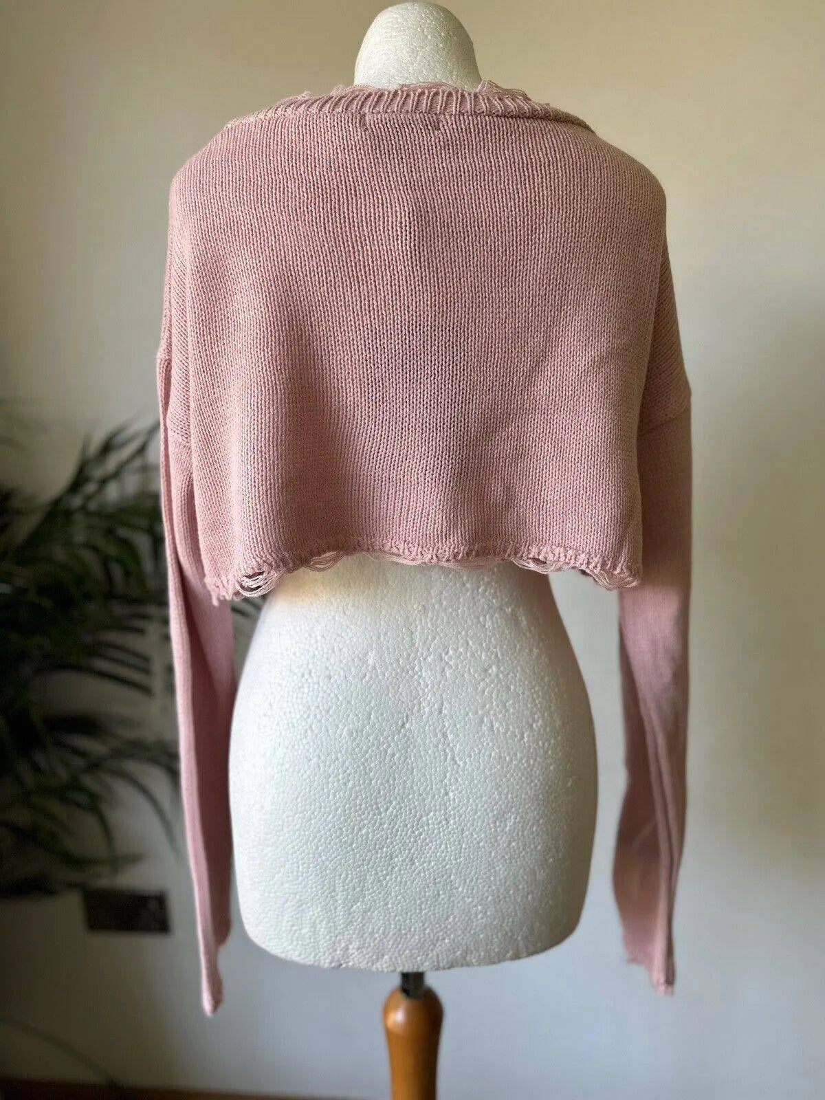 PrettyLittleThing Rose Fray Edge Crop Knitted Jumper S, L - BB Fashion Outlet