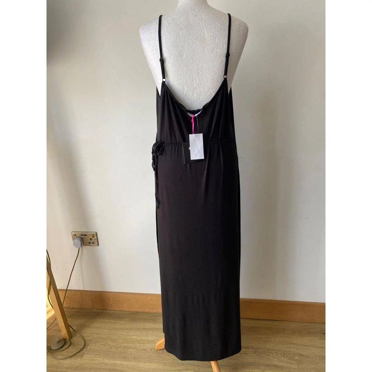 V By Very Black Wrap Midi Dress Size: 16 - BB Fashion Outlet