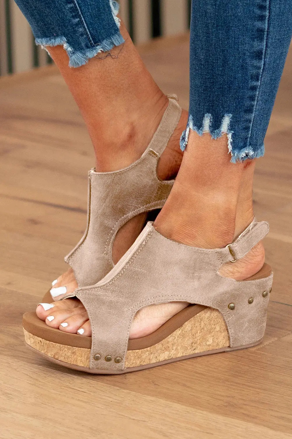 Vintage Leather Stitching Studded Wedge Sandals - eAura