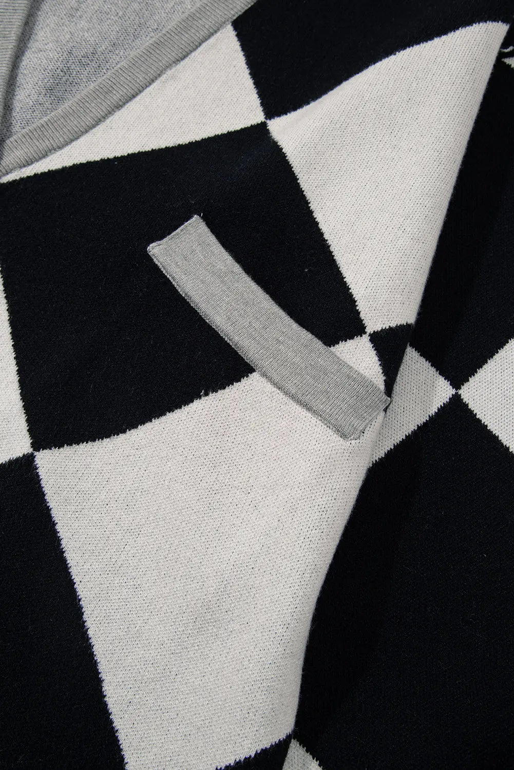 White Colorblock Drop Shoulder Buttoned Loose Cardigan - eAura