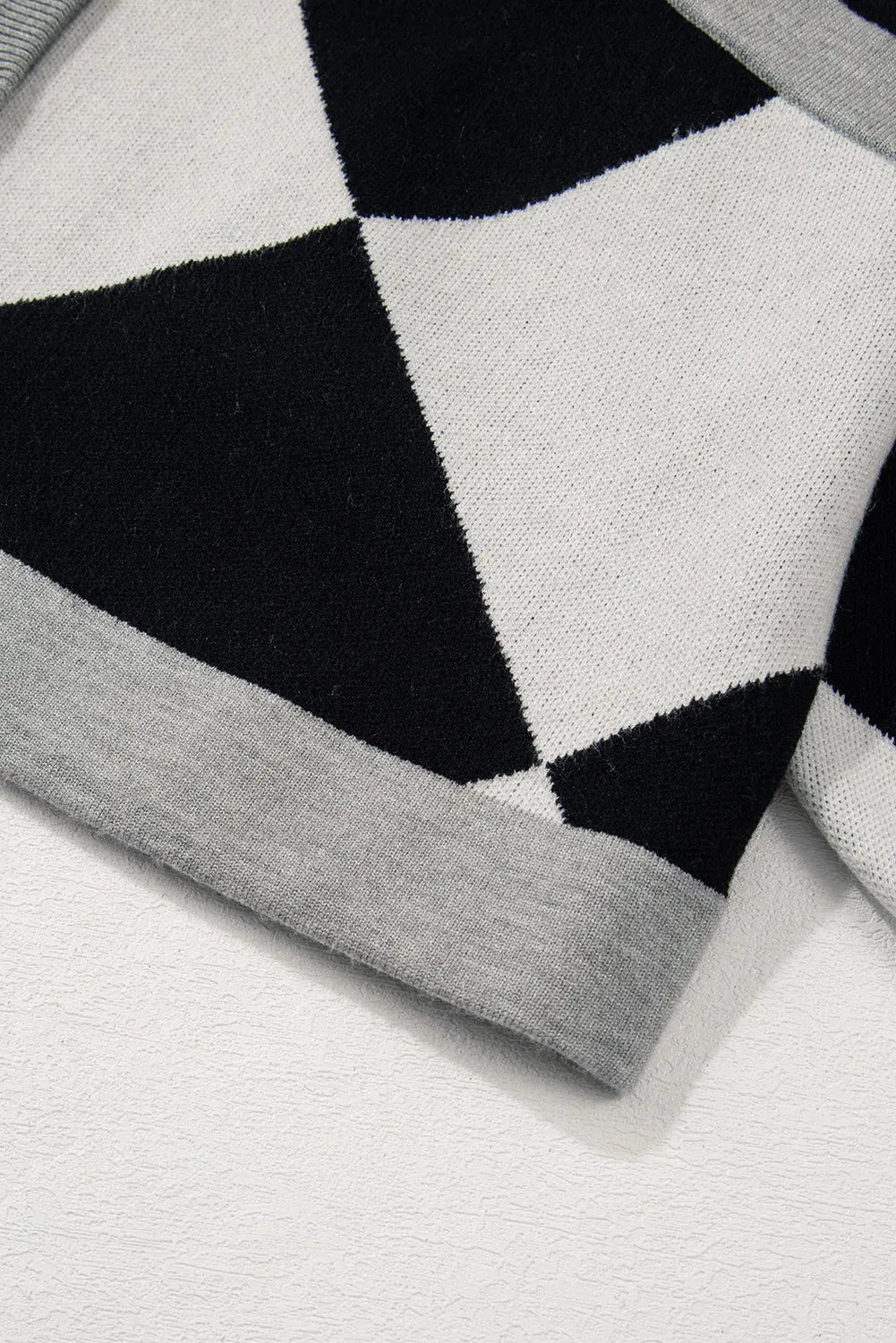 White Colorblock Drop Shoulder Buttoned Loose Cardigan - eAura