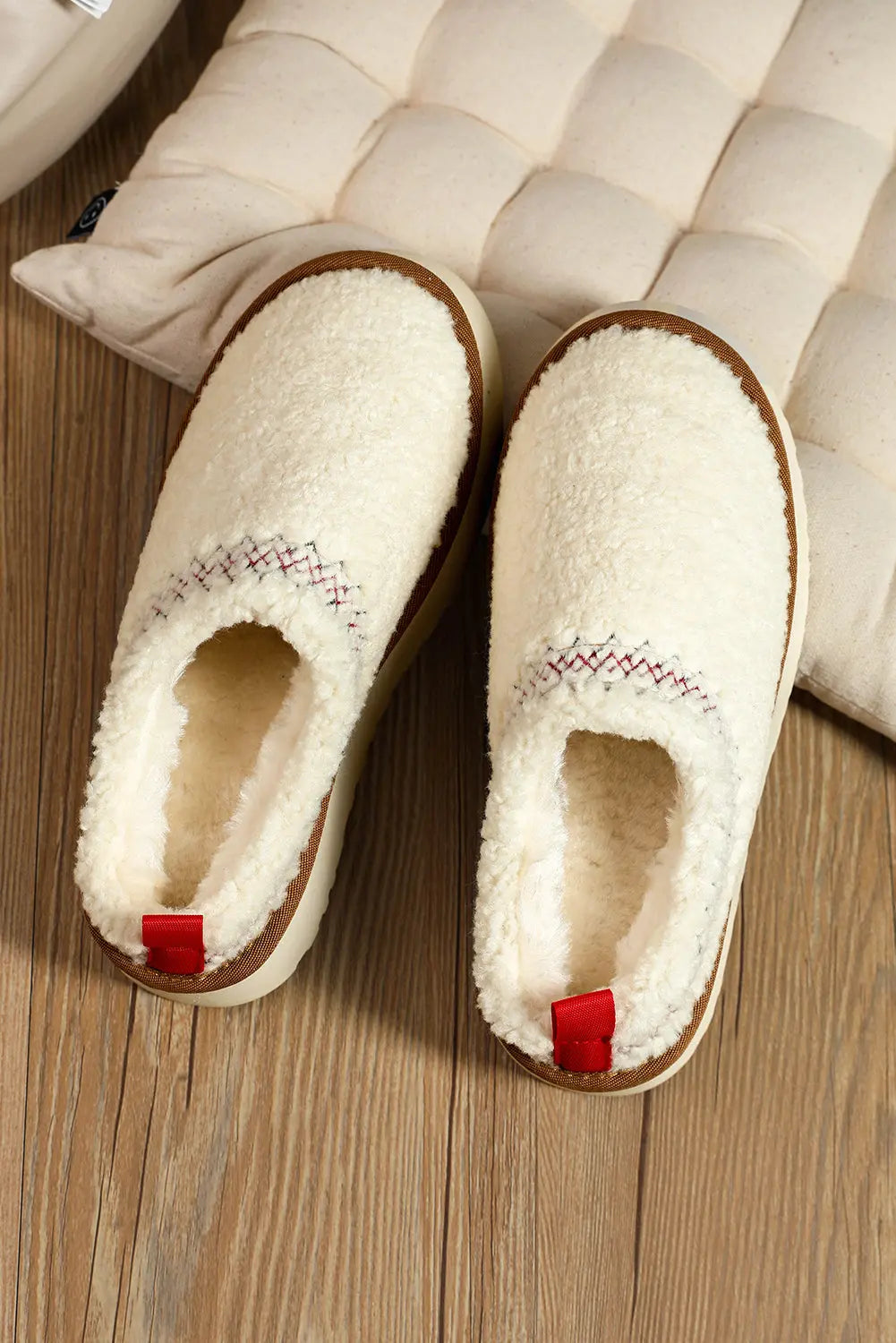 White Embroidered Sherpa Plush Thick Sole Winter Slippers Beagle Boutique Fashion Outlet