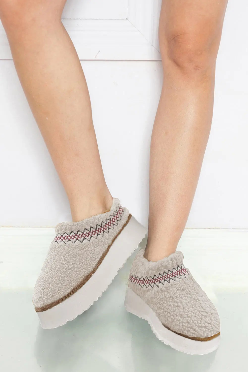 White Embroidered Sherpa Plush Thick Sole Winter Slippers Beagle Boutique Fashion Outlet