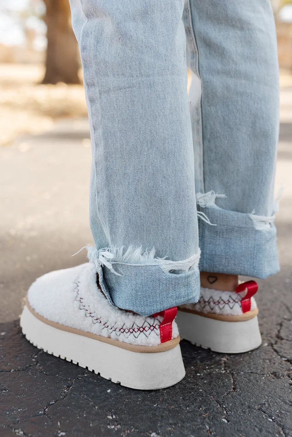 White Embroidered Sherpa Plush Thick Sole Winter Slippers Beagle Boutique Fashion Outlet