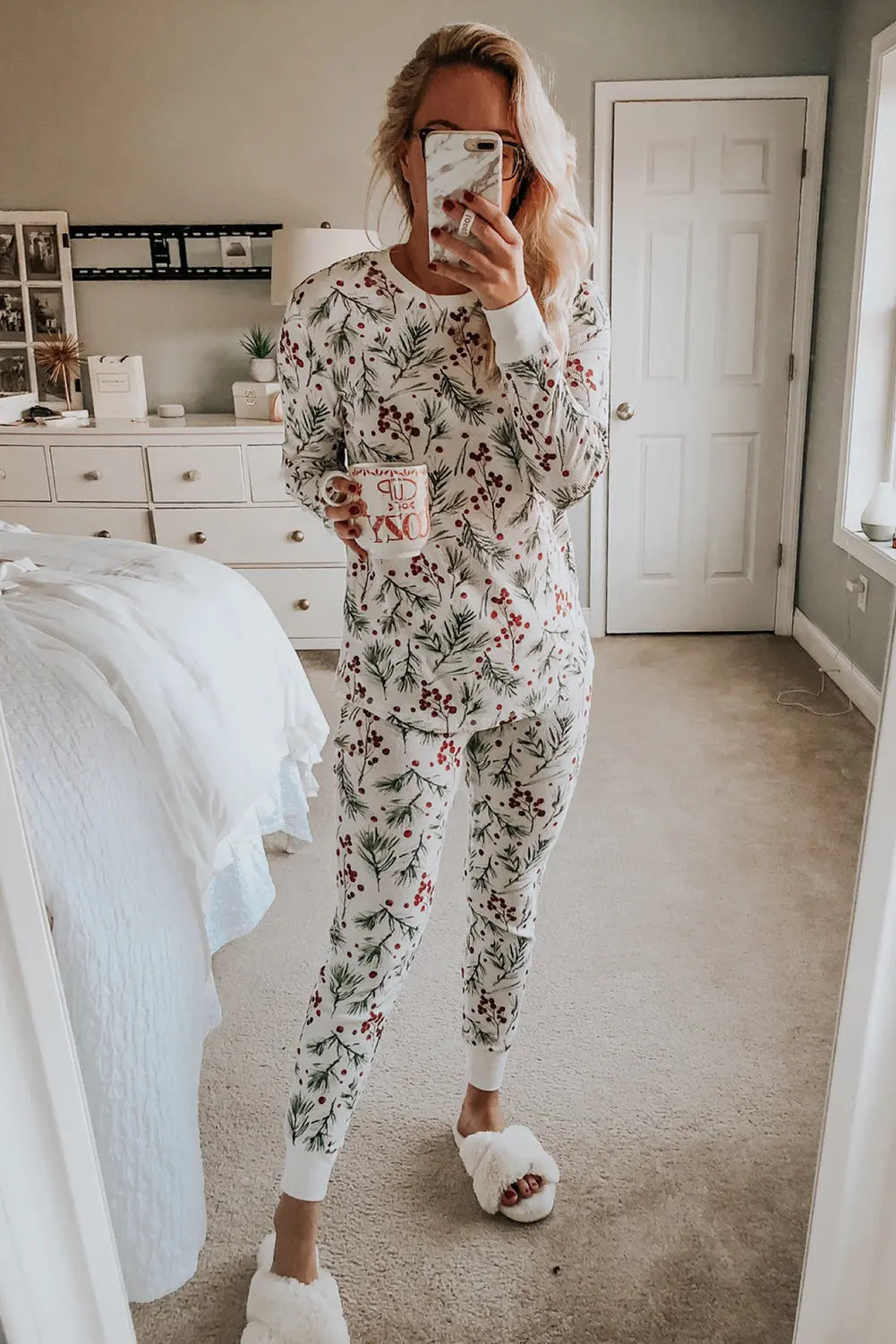 White Holly Print Thermal Pullover Trousers Pyjama Set eAura