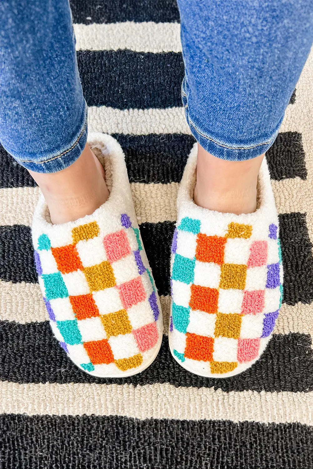 White Vibrant Checkered Plush Thermal Slippers Beagle Boutique Fashion Outlet