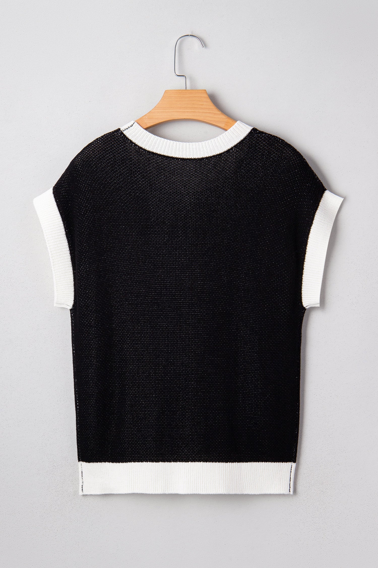 Black Horse Shoe Pattern Contrast Trim Short Sleeve Sweater - Sweaters & Cardigans/Short