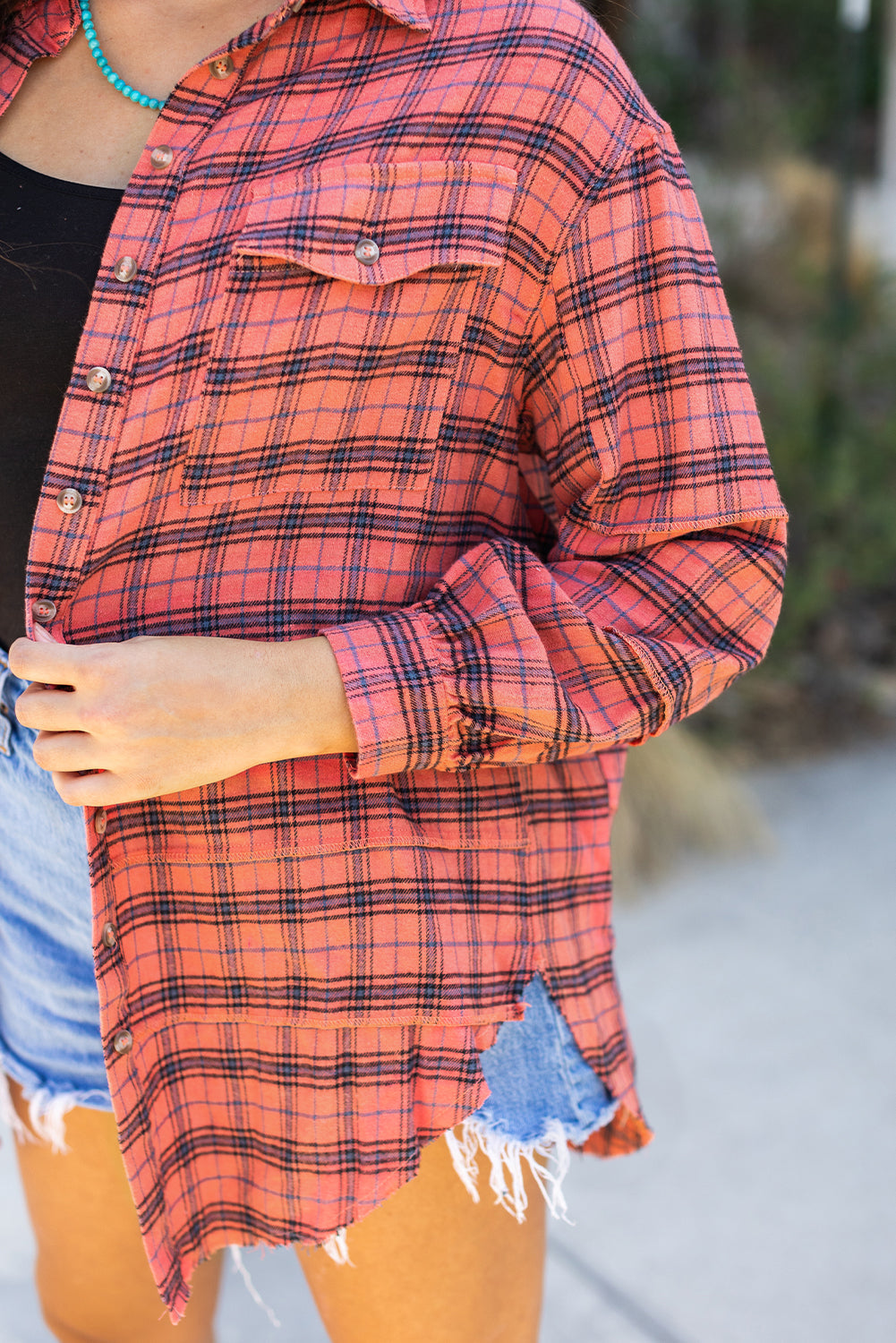 Red Plaid Long Sleeeve Side Split Distressed Hem Shirt eAura
