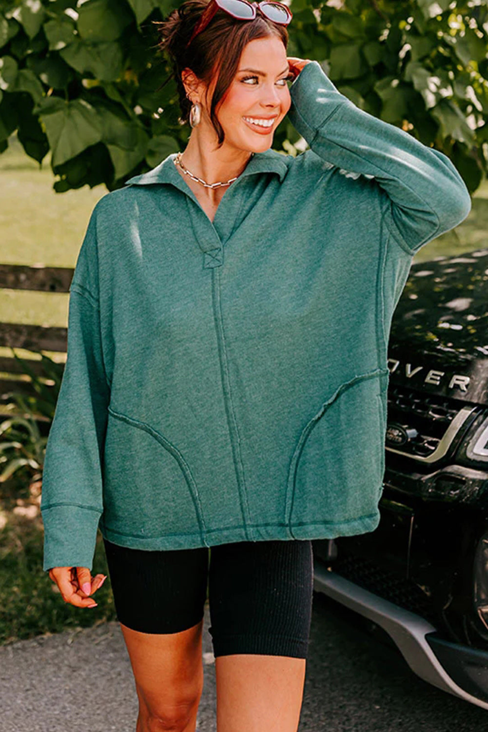 Evergreen Exposed Seam Collared Pocketed Loose Sweatshirt eAura